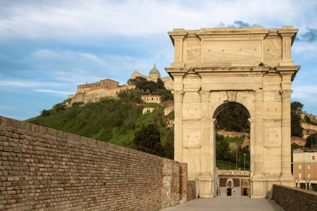 Triumphal Arches: Symbols of Power and Engineering Prowess