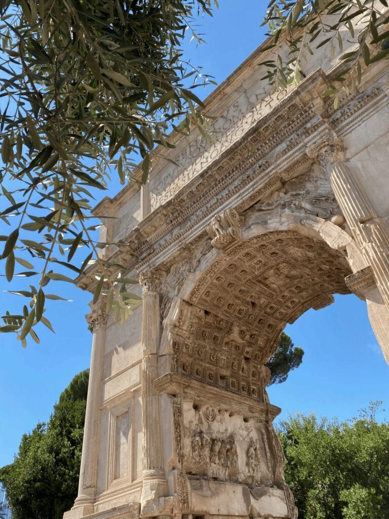 Triumphal Arches: Symbols of Power and Engineering Prowess